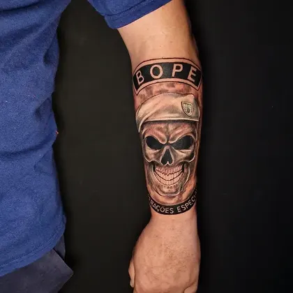 Calavera con boina