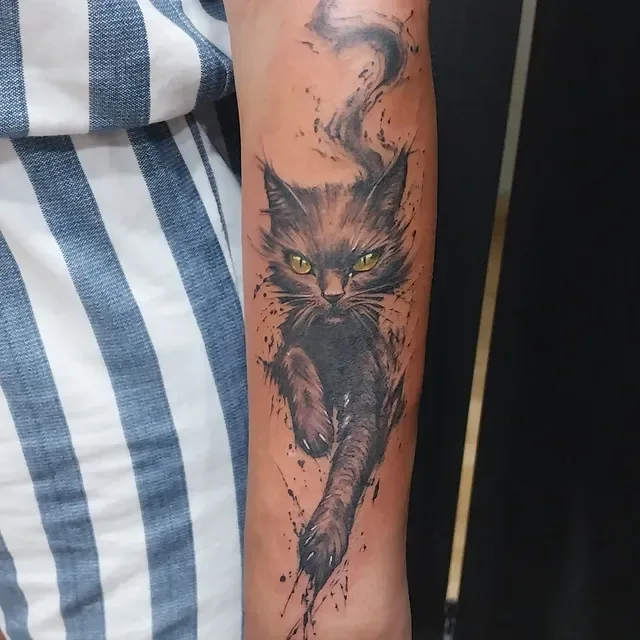 Gato de tinta — Color, Antebrazo