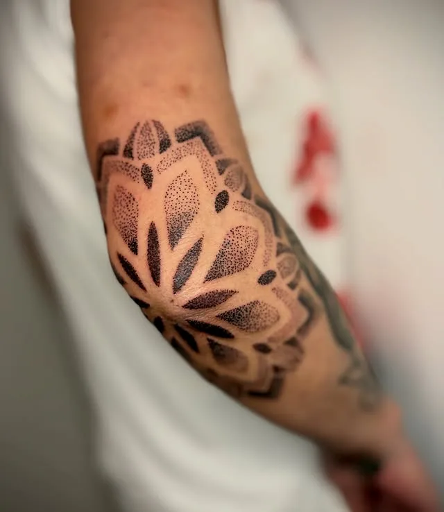 Mandala abierto — Mandala y puntillismo, Antebrazo