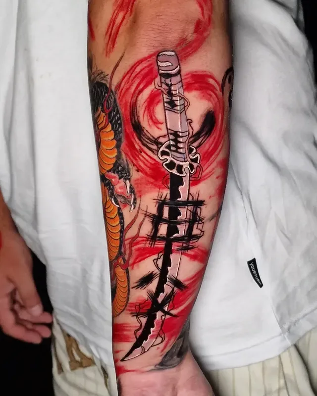 Daga en rojo — Color, Antebrazo