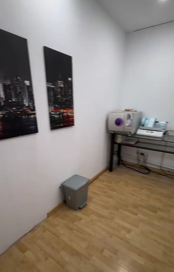 Sala de esterilización con autoclave